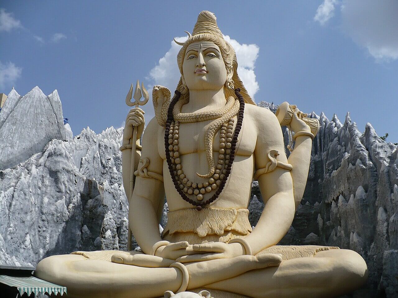 Escultura del dios Shiva en Bangalore