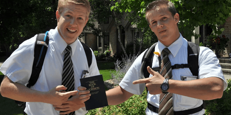 Jóvenes mormones predicando